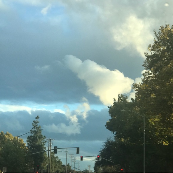 Welcome to fair offers,trying to get rid of most items 🖤✨ - Picture 2 of 4